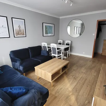 Ina Apartment Puck